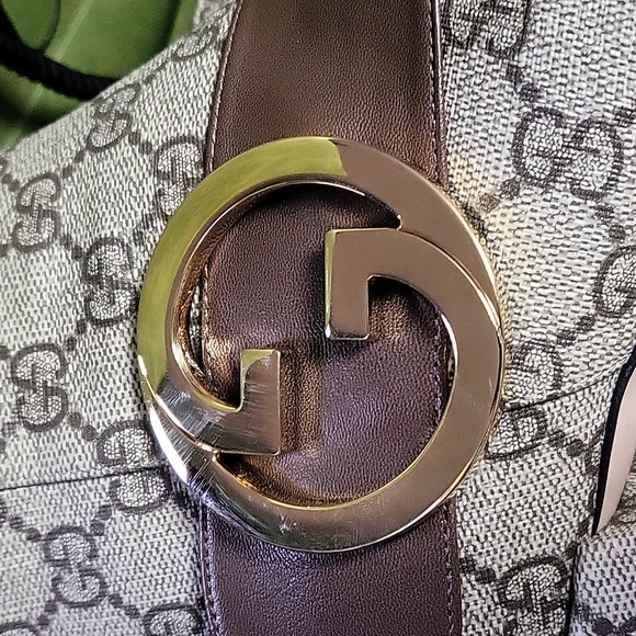 GUCCI beige and ebony GG Supreme boots size 8.5, with box and dust bags. - Picture 7 of 9